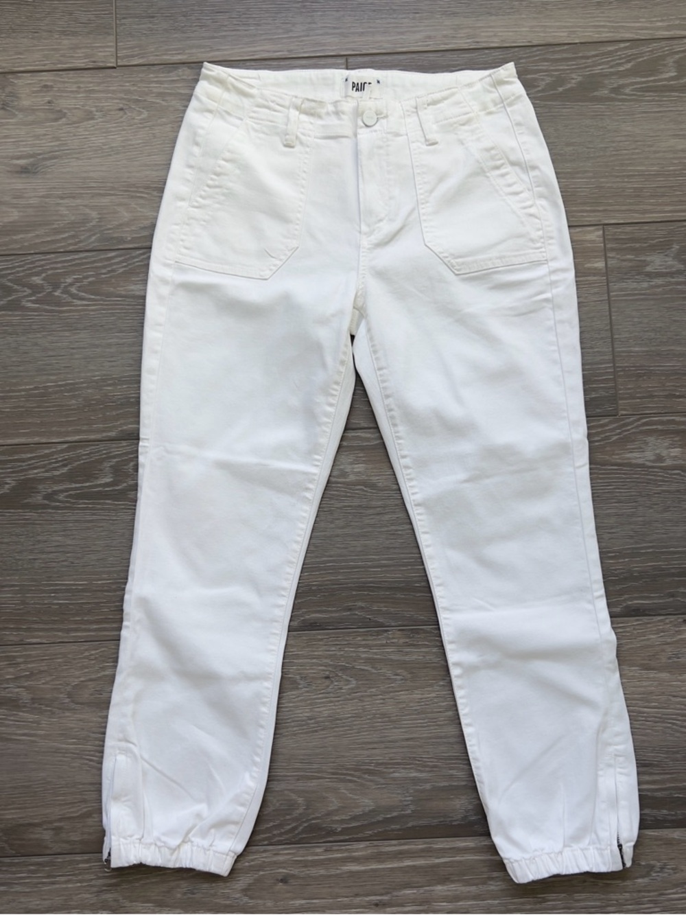 Paige women’s White Jogger Pants/ jeans